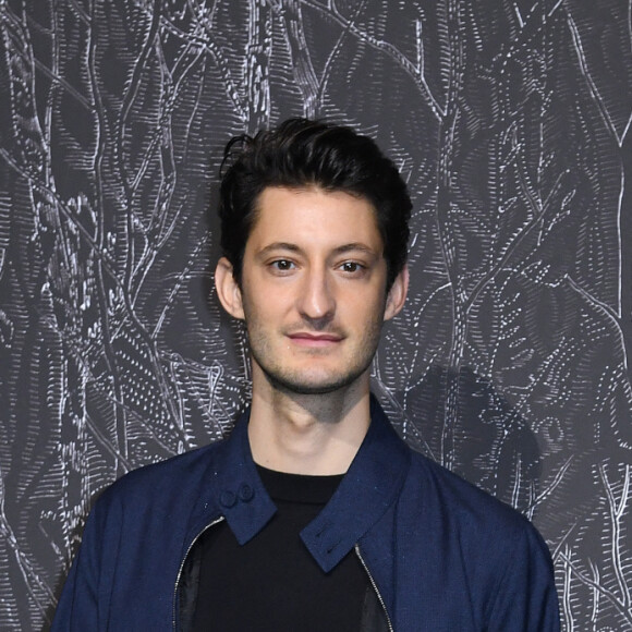 Dans cette fameuse vidéo, l'acteur dévoile son nouvel animal de compagnie
Pierre Niney - Vernissage de l'exposition Ruinart "Promenade en Champagne" au Carreau du Temple à Paris. Le 9 mars 2023 © Giancarlo Gorassini / Bestimage 