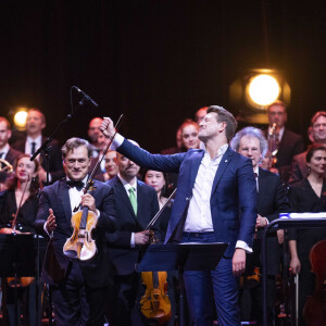 Exclusif - Renaud Capuçon et le chef d'orchestre Duncan Ward - Concert de Renaud Capuçon à l'Olympia à Paris, le 10 mars 2024. © Moreau-Tribeca/Bestimage
