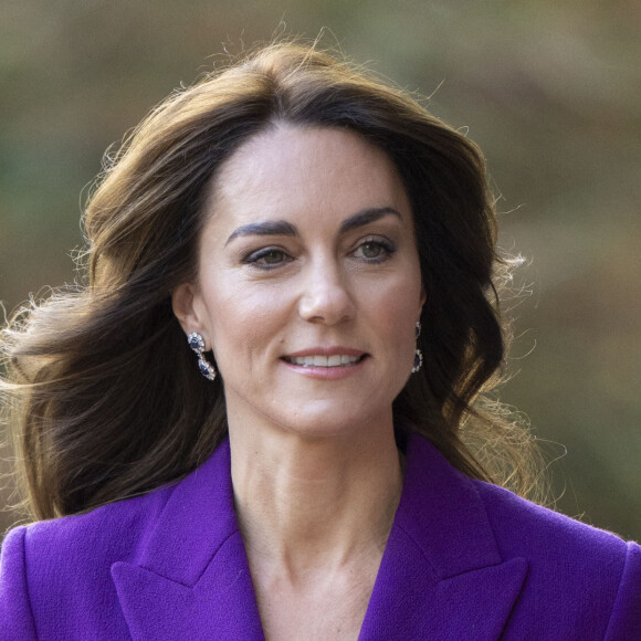 Catherine (Kate) Middleton, princesse de Galles arrive au Design Museum pour co-organiser l'événement avec le Centre de la Fondation Royale pour la petite enfance à Londres le 15 novembre 2023. 