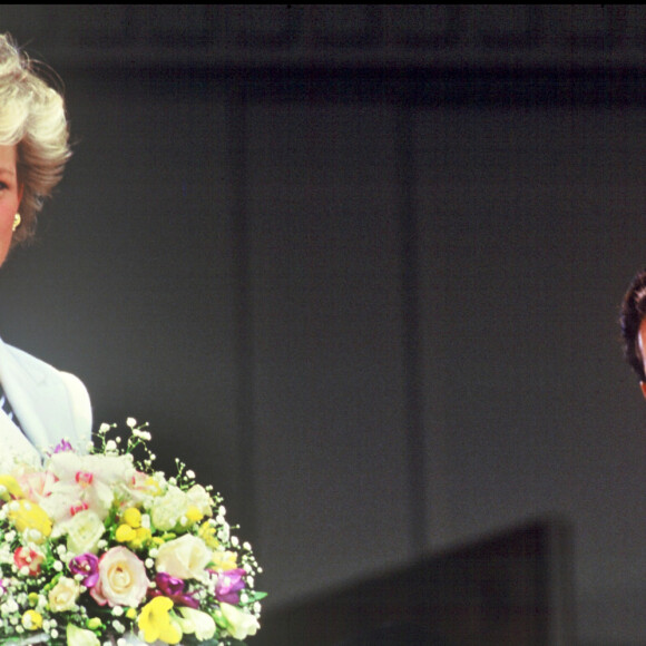 On espère désormais que Kate s'en sortira mieux que Diana...
La princesse Lady Diana et le prince Charles au Festival de Cannes.