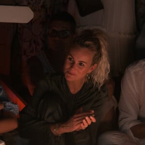 Laeticia Hallyday et sa fille Joy, Philippe Stouvenot - Pour le deuxième anniversaire de la mort de Johnny, Laeticia Hallyday et ses filles Jade et Joy se recueillent sur sa tombe au cimetière de Lorient à Saint-Barthélémy le 5 décembre 2019.