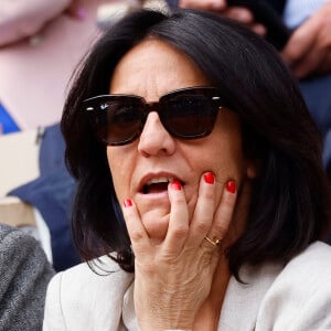 Florence Foresti - People dans les tribunes lors des Internationaux de France de Tennis de Roland Garros 2022 à Paris le 29 mai 2022. © Cyril Moreau/Bestimage 