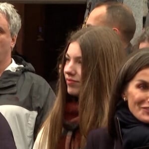 Le roi Felipe VI, la reine Letizia, la princesse des Asturies et l'infante Sofia d'Espagne assistent à une procession de la Semaine Sainte à Madrid, Espagne, le 30 mars 2024. Cette semaine de Pâques coïncide avec le retour au pays de l'infante Sofia scolarisée au Pays de Galles. © EuropaPress/Bestimage 