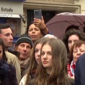 Le roi Felipe VI, la reine Letizia, la princesse des Asturies et l'infante Sofia d'Espagne assistent à une procession de la Semaine Sainte à Madrid, Espagne, le 30 mars 2024. Cette semaine de Pâques coïncide avec le retour au pays de l'infante Sofia scolarisée au Pays de Galles. © EuropaPress/Bestimage 