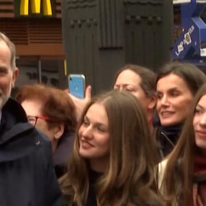 Le roi Felipe VI, la reine Letizia, la princesse des Asturies et l'infante Sofia d'Espagne assistent à une procession de la Semaine Sainte à Madrid, Espagne, le 30 mars 2024. Cette semaine de Pâques coïncide avec le retour au pays de l'infante Sofia scolarisée au Pays de Galles. © EuropaPress/Bestimage 