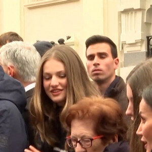 Le roi Felipe VI, la reine Letizia, la princesse des Asturies et l'infante Sofia d'Espagne assistent à une procession de la Semaine Sainte à Madrid, Espagne, le 30 mars 2024. Cette semaine de Pâques coïncide avec le retour au pays de l'infante Sofia scolarisée au Pays de Galles. © EuropaPress/Bestimage 