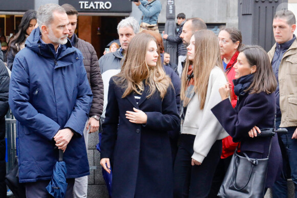 Le roi Felipe VI, la reine Letizia, la princesse des Asturies et l'infante Sofia d'Espagne assistent à une procession de la Semaine Sainte à Madrid, Espagne, le 30 mars 2024. Cette semaine de Pâques coïncide avec le retour au pays de l'infante Sofia scolarisée au Pays de Galles. © Dana Press/Bestimage
