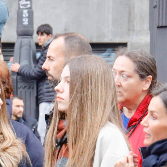 Le roi Felipe VI, la reine Letizia, la princesse des Asturies et l'infante Sofia d'Espagne assistent à une procession de la Semaine Sainte à Madrid, Espagne, le 30 mars 2024. Cette semaine de Pâques coïncide avec le retour au pays de l'infante Sofia scolarisée au Pays de Galles. © Dana Press/Bestimage