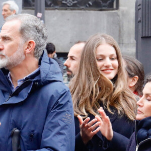 Le roi Felipe VI, la reine Letizia, la princesse des Asturies et l'infante Sofia d'Espagne assistent à une procession de la Semaine Sainte à Madrid, Espagne, le 30 mars 2024. Cette semaine de Pâques coïncide avec le retour au pays de l'infante Sofia scolarisée au Pays de Galles. © Dana Press/Bestimage