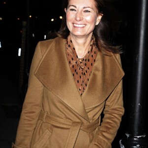 Carole Middleton est allee rendre visite a sa fille Kate (enceinte), duchesse de Cambridge, a la clinique "King Edward VII" a Londres. Le 5 decembre 2012 