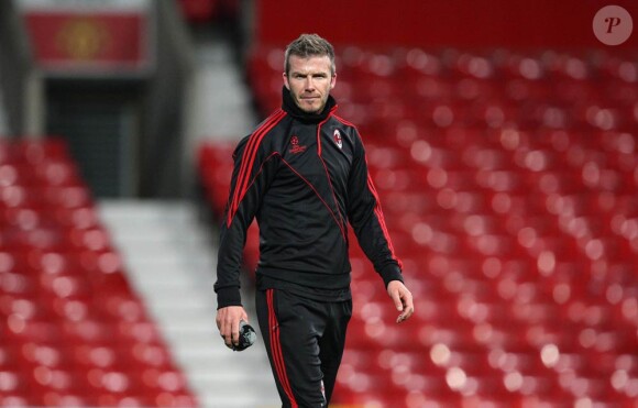 David Beckham, avec sa Victoria, à rejoint l'Angleterre pour débuter sa convalescence après avoir été opéré du tendon d'Achille