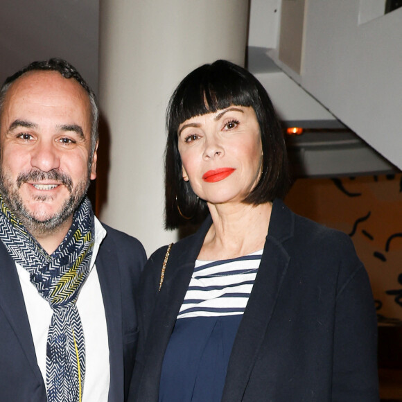 Exclusif - François-Xavier Demaison et Mathilda May - Cérémonie de remise de l'insigne de Chevalière des Arts et des Lettres à Mathilda May au Théâtre du Rond-Point à Paris. Le 4 avril 2024. © Guirec Coadic / Bestimage