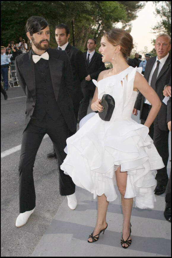 Natalie Portman et Devendra Banhart - Soirée amfAR à Mougins - 61e Festival du film de Cannes.