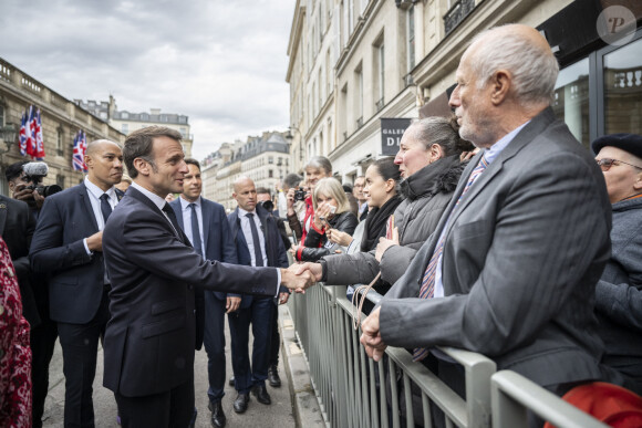 Emmanuel Macron - Les troupes britanniques se joignent aux gardes français lors d'une cérémonie spéciale au palais de l'Élysée pour célébrer 120 ans "d'entente cordiale" le 8 avril 2024. © Eliot Blondet / Pool / Bestimage