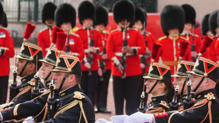 Charles III affaibli : le roi absent d'un honneur très particulier à Buckingham, Emmanuel Macron impliqué