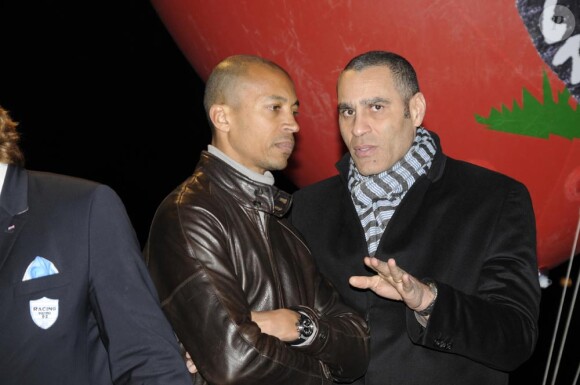 Stéphane Diagana et Richard Dacoury lors du départ de La Course du Coeur à Paris le 18 mars