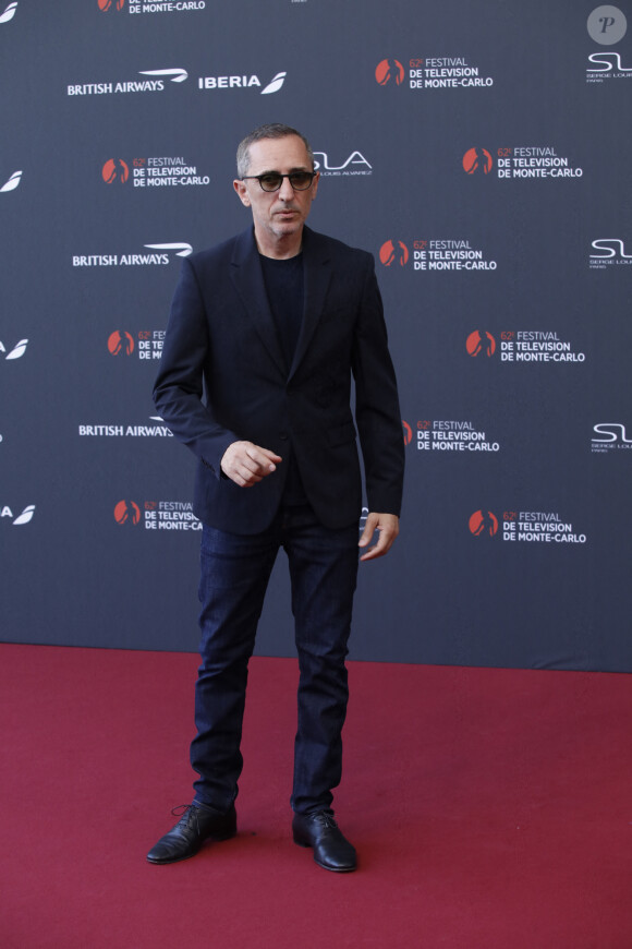 Gad Elmaleh sur le tapis rouge du photocall de la cérémonie d'ouverture du 62ème Festival de Télévision de Monte-Carlo, à Monaco, le 16 juin 2023. © Denis Guignebourg/BestImage