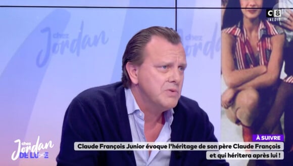 Claude François Jr face à Jordan De Luxe sur le plateau de Chez Jordan (C8).