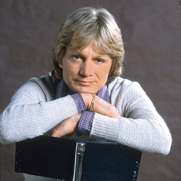 Claude François Junior a évoqué les bénéfices générés par un morceau phare de son père.
Archives - En France, Claude François posant en studio.