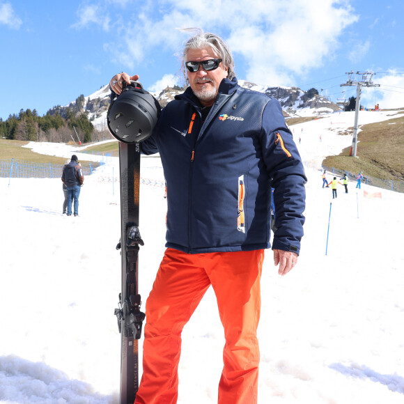 L'ancien judoka s'est lancé dans des aventures éprouvantes

Exclusif - David Douillet - 15ème édition de l'événement caritatif "Glisse en coeur" au Grand Bornand, au profit de l'association "Alpysia" (Alliance Paralysie cérébrale des Alpes). Le 23 mars 2024 © Denis Guignebourg / Bestimage