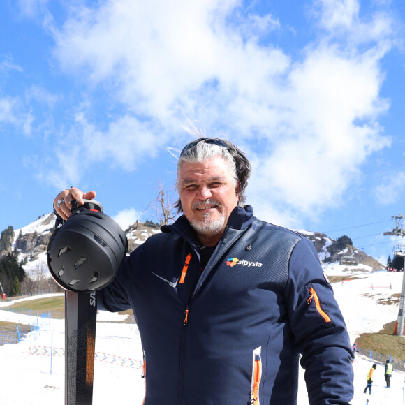 "... avec des rafales continues à plus de 110 km/h... Un truc à vous rendre fou !", continue David Douillet

Exclusif - David Douillet - 15ème édition de l'événement caritatif "Glisse en coeur" au Grand Bornand, au profit de l'association "Alpysia" (Alliance Paralysie cérébrale des Alpes). Le 23 mars 2024 © Denis Guignebourg / Bestimage