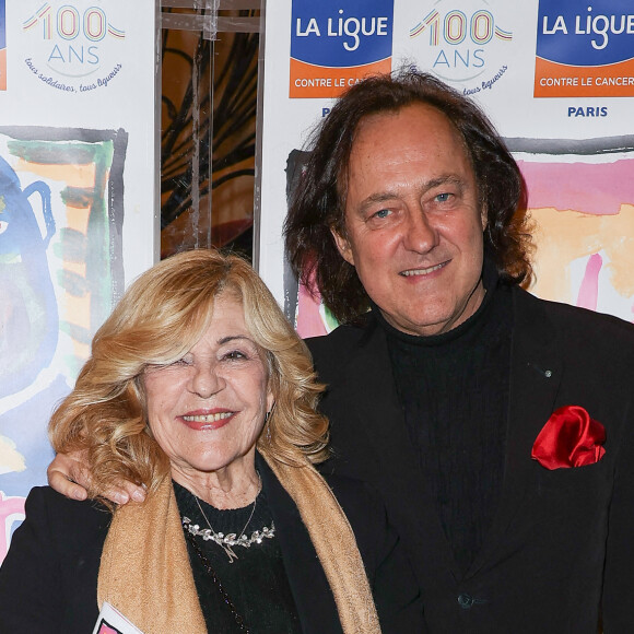 Nicoletta et son mari Jean-Christophe Molinier assistent au 29e gala L'Espoir de la Ligue contre le cancer au théâtre des Champs-Élysées à Paris le 27 novembre 2023 à Paris, France. Photo par Nasser Berzane/ABACAPRESS.COM