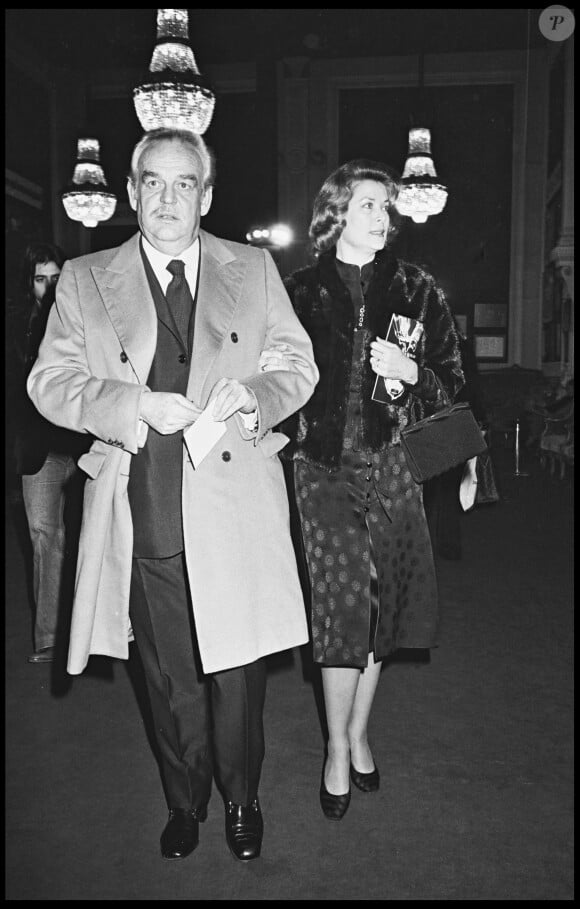 Archives - Le prince Rainier et Grace Kelly au théâtre pour la pièce "Des souris et des hommes".