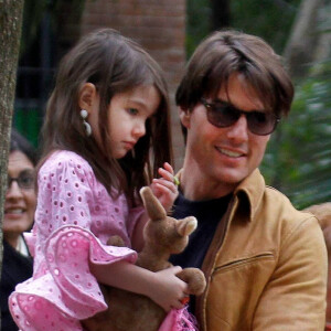 Suri Cruise a bien grandi.
Tom Cruise et sa fille à New York.