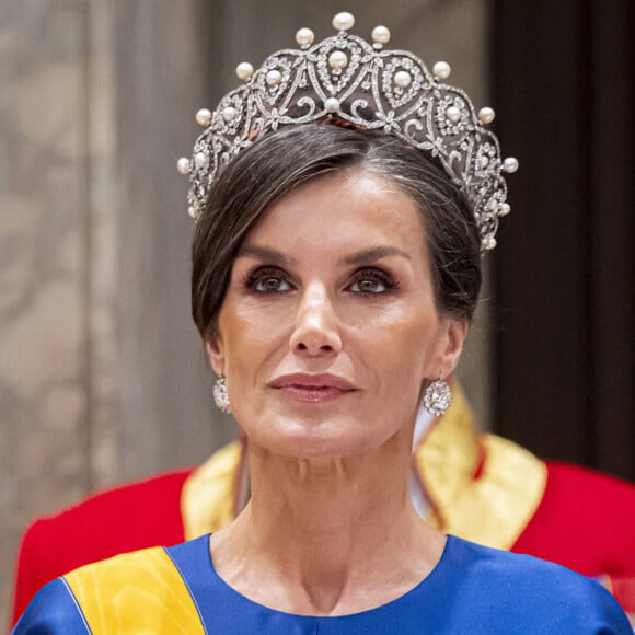 La reine Letizia d'Espagne s'est-elle mal comportée lors de son séjour aux Pays-Bas ?
Dîner d'état au palais royal d'Amsterdam en l'honneur de la visite du couple royal d'Espagne aux Pays-Bas.