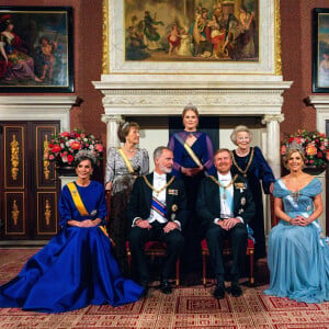 En effet, Letizia souffre d’un névrome de Morton.
Dîner d'état au palais royal d'Amsterdam en l'honneur de la visite du couple royal d'Espagne aux Pays-Bas le 17 avril 2024.