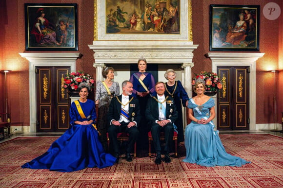 En effet, Letizia souffre d’un névrome de Morton.
Dîner d'état au palais royal d'Amsterdam en l'honneur de la visite du couple royal d'Espagne aux Pays-Bas le 17 avril 2024.