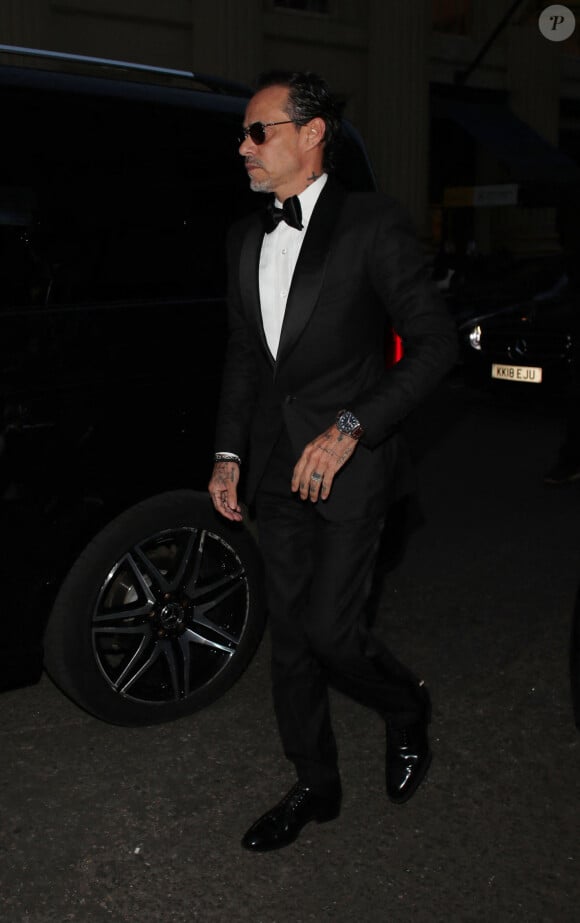 Marc Anthony arrive au club Oswald's à Londres pour célébrer le 50ème anniversaire de V.Beckham, le 20 avril 2024. 
