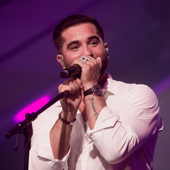 Mais contrairement à son homme, la jeune femme préfère vivre loin du feu des projecteurs. 
Exclusif - Kendji Girac - Célébration des 10 ans du centre commercial Beaugrenelle à Paris, France. Le 12 octobre 2023. © Christophe Clovis / Bestimage 