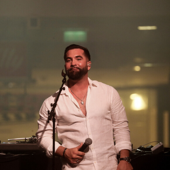 Il y a quelques heures, nos confrères de BFMTV ont révélé que Kendji Girac avait été blessé par balle cette nuit, sur une aire d'accueil de gens du voyage à Biscarrosse, dans les Landes.
Exclusif - Kendji Girac - Célébration des 10 ans du centre commercial Beaugrenelle à Paris, France. Le 12 octobre 2023. © Christophe Clovis / Bestimage 