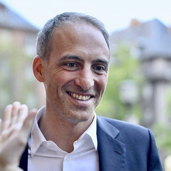 Raphael Glucksmann, candidat aux élections européennes et eurodéputé du Parti socialiste français (PS) et de Place Publique, lors d'une réunion de campagne pour les prochaines élections européennes à Strasbourg, France, le 24 avril 2024. Photo par Nicolas Roses/ABACAPRESS.COM