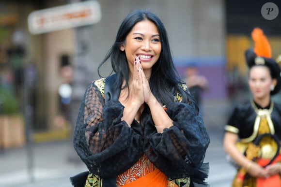 Le BHV Marais célèbre l'Indonésie avec des danseurs traditionnels, l'ambassadeur d'Indonésie en France et la chanteuse Anggun qui se produit rue de Rivoli devant l'hôtel de ville, à Paris, France, le 8 juin 2022. Photo par Jana Call me J/ABACAPRESS.COM