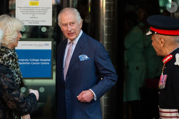 Première sortie officielle du roi Charles III d'Angleterre, accompagné de Camilla Parker Bowles, reine consort d'Angleterre, quittant le Macmillan Cancer Centre de l'University College Hospital à Londres, le 30 avril 2024.