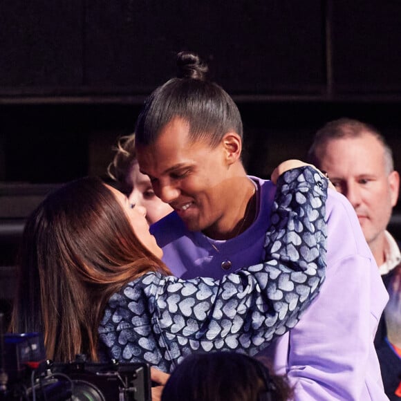 Stromae, en repos après avoir écourté sa tournée, aime jouer avec ses looks
Exclusif - Stromae avec sa femme Coralie Barbier en backstage de la 38ème cérémonie des Victoires de la musique à la Seine musicale de Boulogne-Billancourt, France, le 10 février 2023. © Moreau-Veren/Bestimage