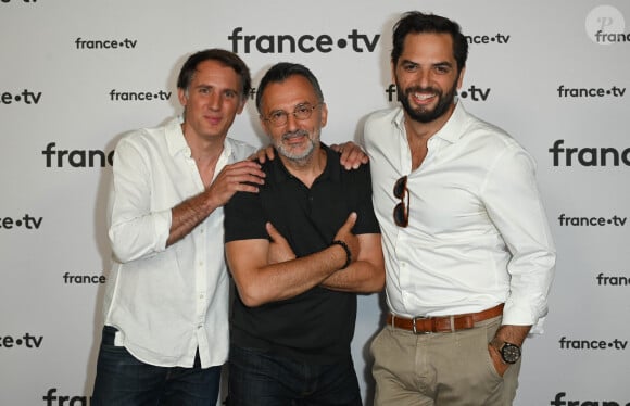 Raphaël de Casabianca, Frederic Lopez et au photocall pour la conférence de presse de rentrée de France TV à la Grande Halle de la Villette à Paris, France, le 6 juillet 2022. © Coadic Guirec/Bestimage 