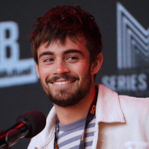 Clément Rémiens a été longtemps une tête d'affiche des feuilletons de TF1.
Clément Rémiens assiste à la séance du fan-club "Ici tout commence" lors du Series Mania Festival - Day Three à Lille. Photo par ABACAPRESS.COM