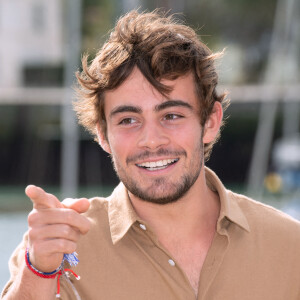 Clément Remiens assistant à un photocall dans le cadre du 21e Festival de la fiction TV à La Rochelle, France, le 14 septembre 2019. Photo par Aurore Marechal/ABACAPRESS.COM