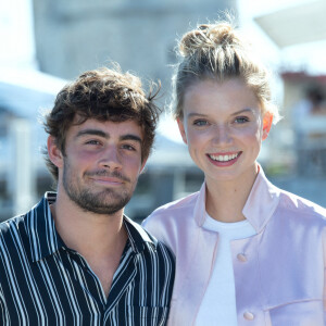 Clément Remiens et Eden Ducourant assistant à un photocall dans le cadre du 21e Festival de la fiction TV à La Rochelle, France, le 13 septembre 2019. Photo par Aurore Marechal/ABACAPRESS.COM