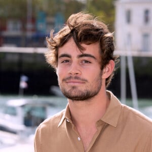 Clément Remiens assistant à un photocall dans le cadre du 21e Festival de la fiction TV à La Rochelle, France, le 14 septembre 2019. Photo par Aurore Marechal/ABACAPRESS.COM