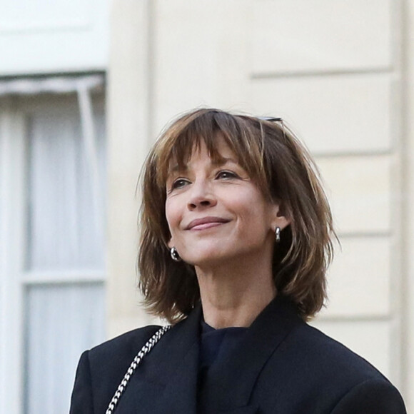 L'actrice Sophie Marceau - Arrivée des invités au dîner d'Etat en l'honneur du président chinois Xi Jinping et de sa femme la Première Dame Peng Liyuan au palais présidentiel de l'Elysée à Paris, France, le 6 mai 2024. © Stéphane Lemouton / Bestimage