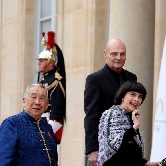 Mireille Mathieu - Arrivée des invités au dîner d'Etat en l'honneur du président chinois Xi Jinping et de sa femme la Première Dame Peng Liyuan au palais présidentiel de l'Elysée à Paris, France, le 6 mai 2024. © Cyril Moreau/Bestimage