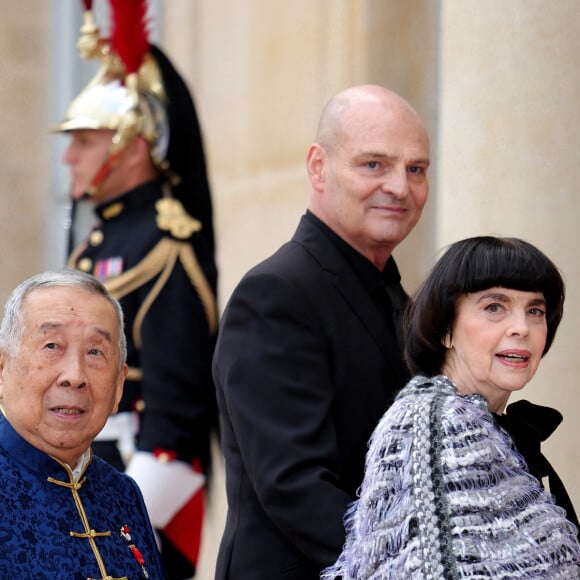 Mireille Mathieu - Arrivée des invités au dîner d'Etat en l'honneur du président chinois Xi Jinping et de sa femme la Première Dame Peng Liyuan au palais présidentiel de l'Elysée à Paris, France, le 6 mai 2024. © Cyril Moreau/Bestimage