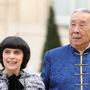 Mireille Mathieu - Arrivée des invités au dîner d'Etat en l'honneur du président chinois Xi Jinping et de sa femme la Première Dame Peng Liyuan au palais présidentiel de l'Elysée à Paris, France, le 6 mai 2024. © Cyril Moreau/Bestimage