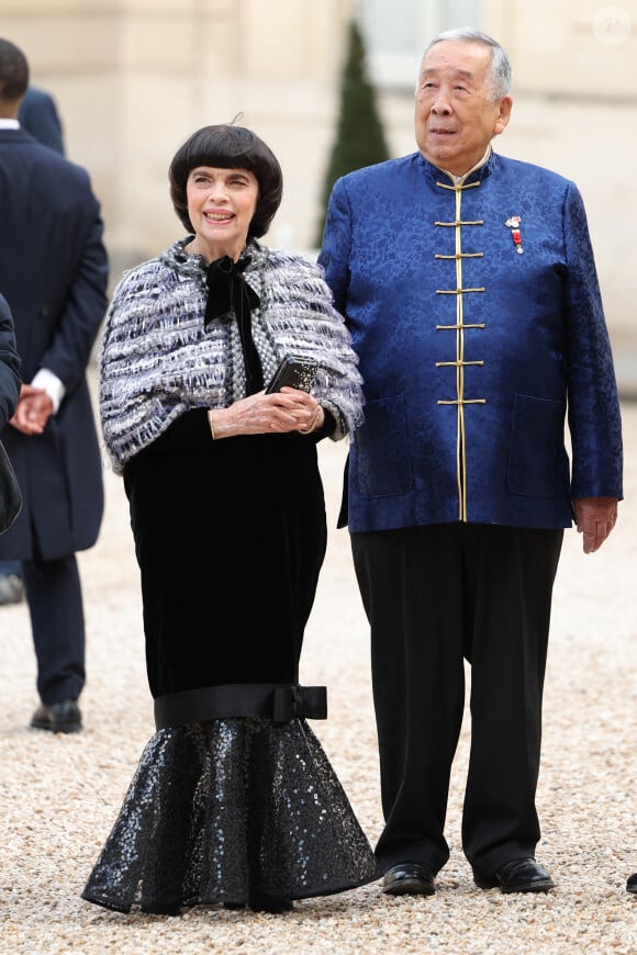 Mireille Mathieu - Arrivée des invités au dîner d'Etat en l'honneur du président chinois Xi Jinping et de sa femme la Première Dame Peng Liyuan au palais présidentiel de l'Elysée à Paris, France, le 6 mai 2024. © Cyril Moreau/Bestimage