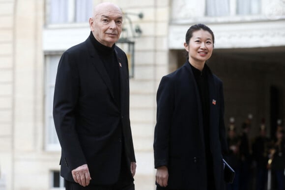 L'architecte français Jean Nouvel, accompagné de sa femme, Lida Guan étaient présents
 
L'architecte Jean Nouvel et sa femme, Lida Guan- Arrivée des invités au dîner d'Etat en l'honneur du président chinois Xi Jinping et de sa femme la Première Dame Peng Liyuan au palais présidentiel de l'Elysée à Paris, France, le 6 mai 2024. © Stéphane Lemouton / Bestimage