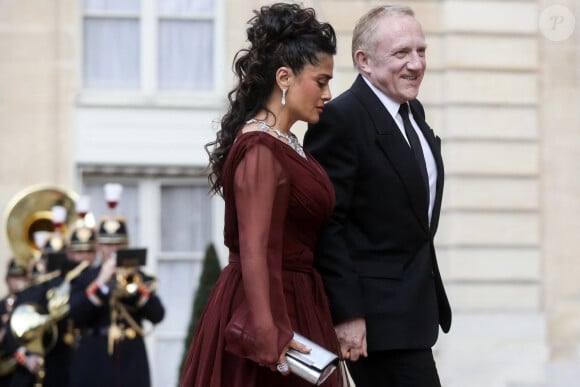 L'actrice américano-mexicaine Salma Hayek et Francois-Henri Pinault, homme d'affaires français - Arrivée des invités au dîner d'Etat en l'honneur du président chinois Xi Jinping et de sa femme la Première Dame Peng Liyuan au palais présidentiel de l'Elysée à Paris, France, le 6 mai 2024. © Stéphane Lemouton / Bestimage